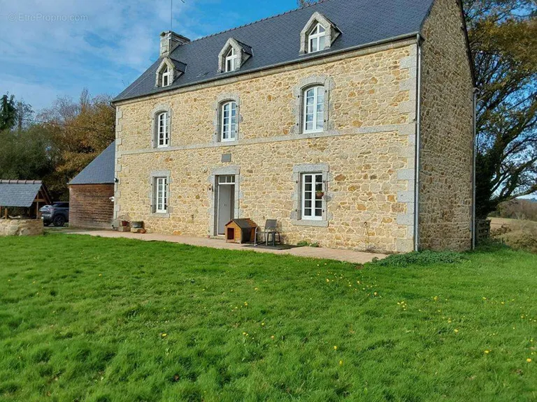 Renovated Manor House with Garden in Glomel