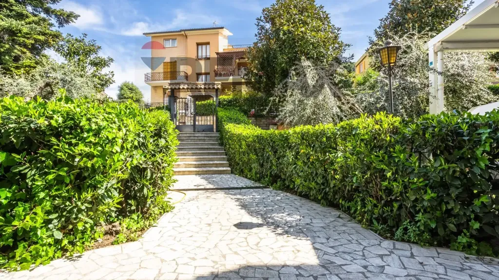 Jardin - Duplex Apartment with Terrace in Monterotondo