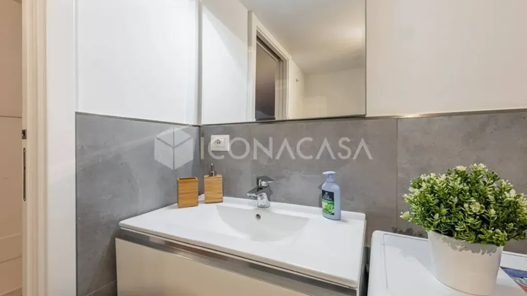 Vannitoad - Rearranged Loft in Central Milan