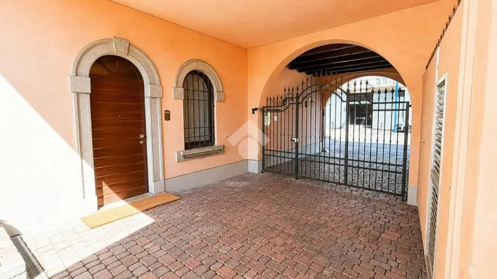 Ingresso - Apartment with Terrace in Brescia