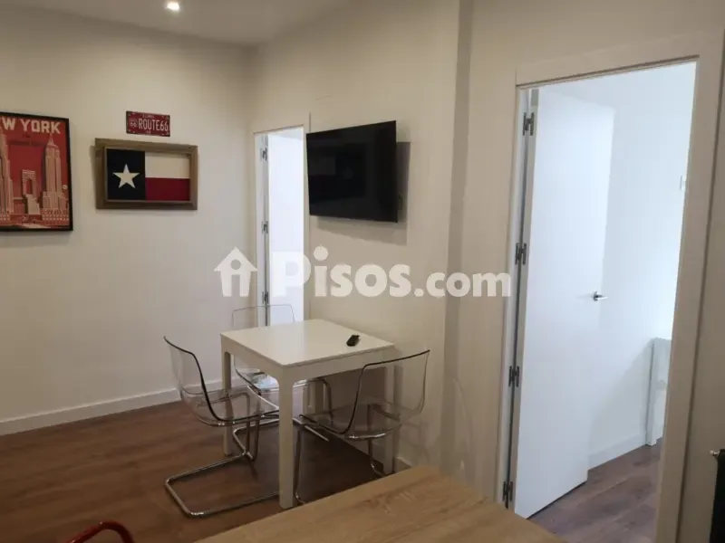 Dining Room - Fully Furnished Flat with Balcony in Chamberí