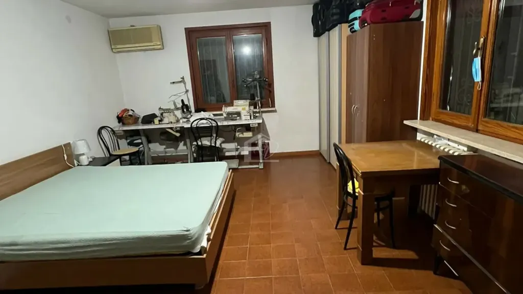 Magamistoad - Semi-Detached House with Garden in Suzzara