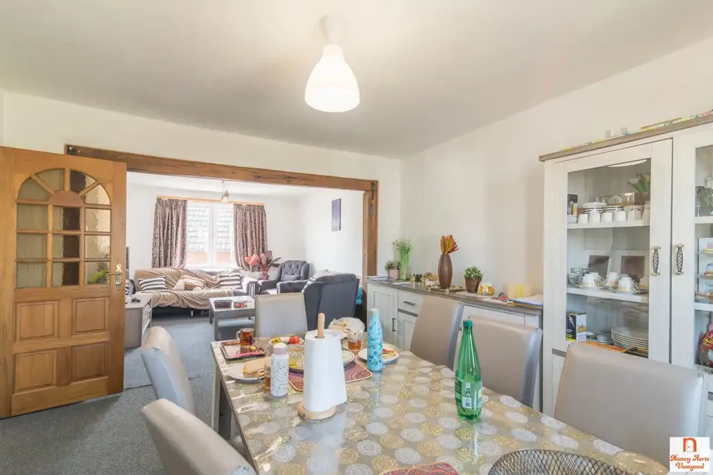Dining Room - Apartment Building with High Visibility in Herk-de-Stad