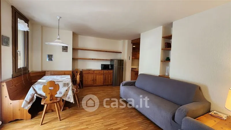 Elutuba - Central Bormio Apartment with Balcony