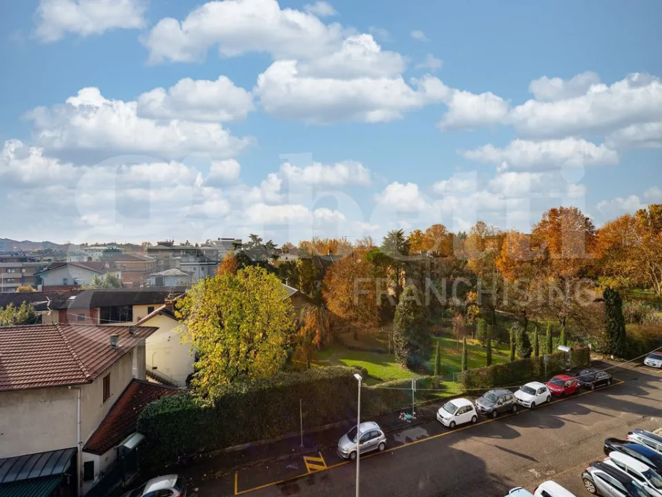 Jardin - Modernised Apartment with Balcony in Monza