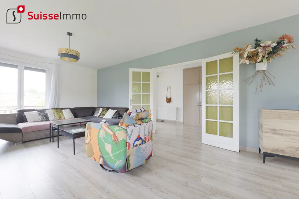Séjour - Maison avec Grand Terrain et Terrasse à Nommay