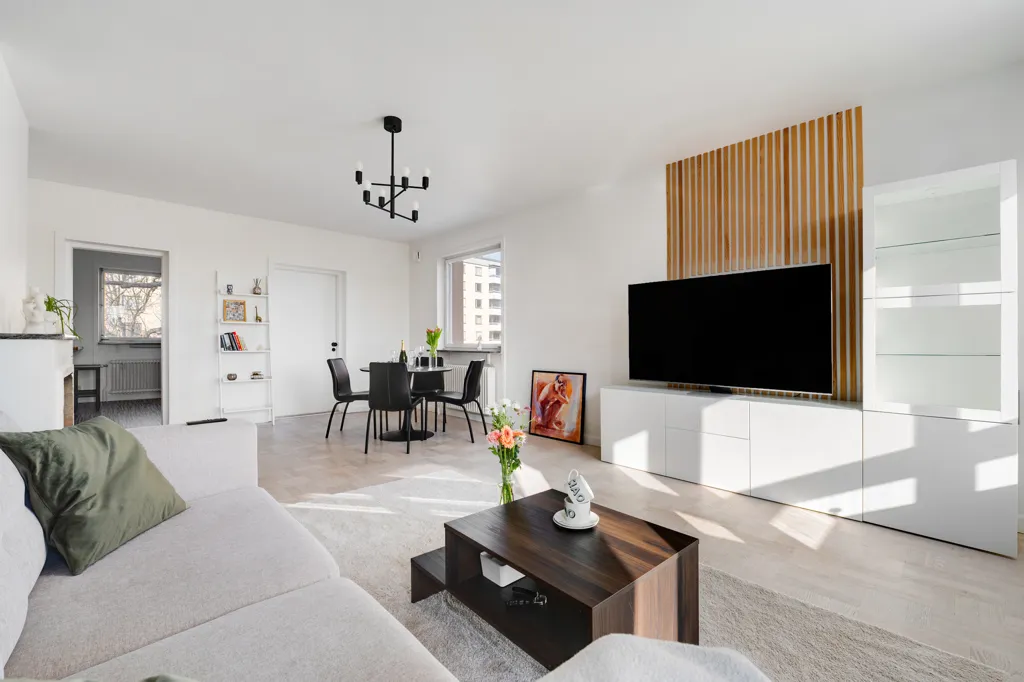 Elutuba - Apartment with South-Facing Balcony in Sundbyberg