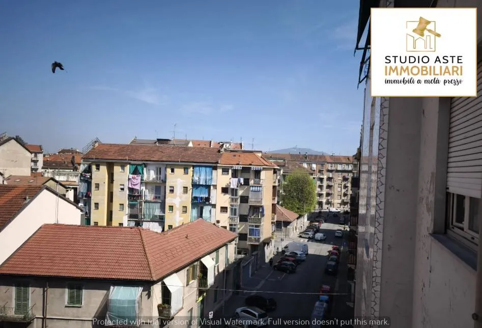 Balcon - Apartment with Balconies in Turin