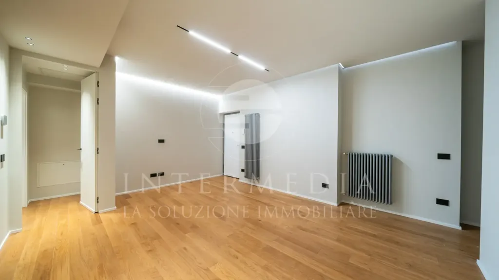 Toad - Rusticated Flat with Balcony in Brescia