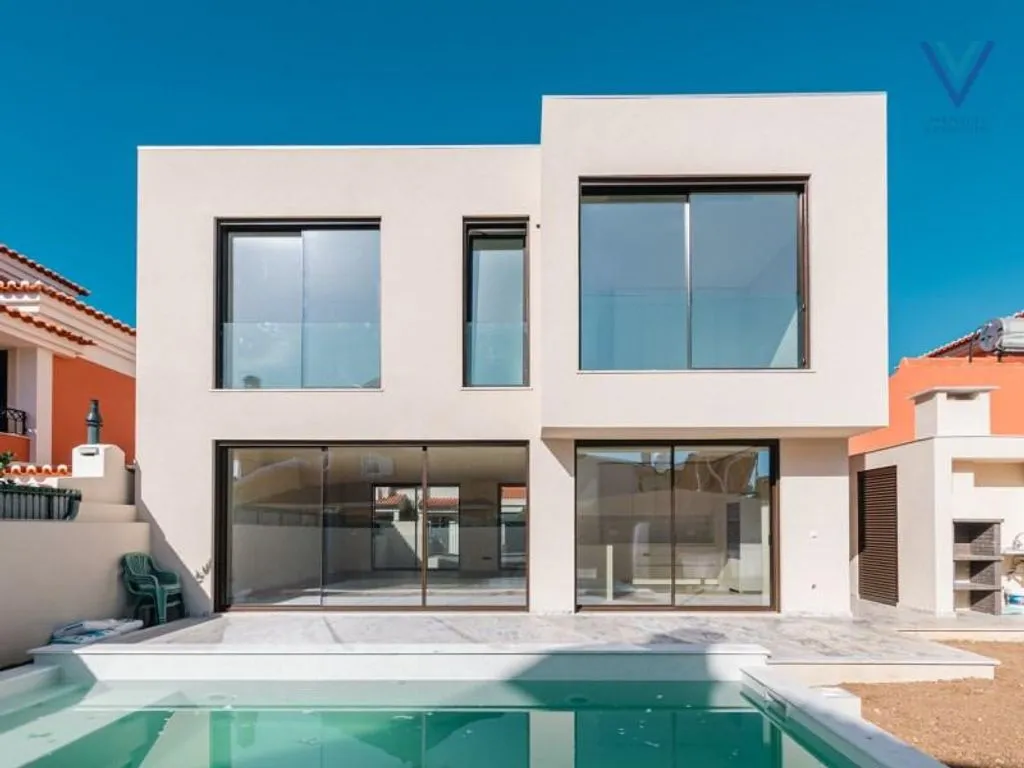 Bassein - New 4-Bedroom House with Pool in Cascais