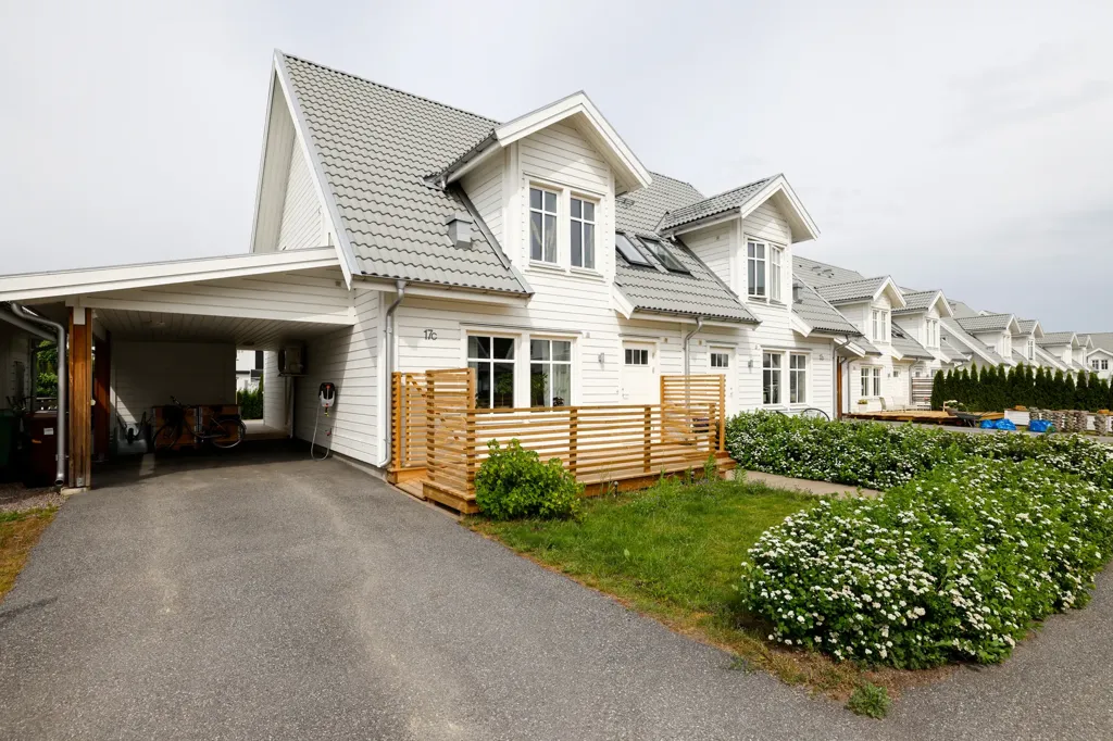 Extérieur - Modern Apartment with Balcony in Ekeby-Almby