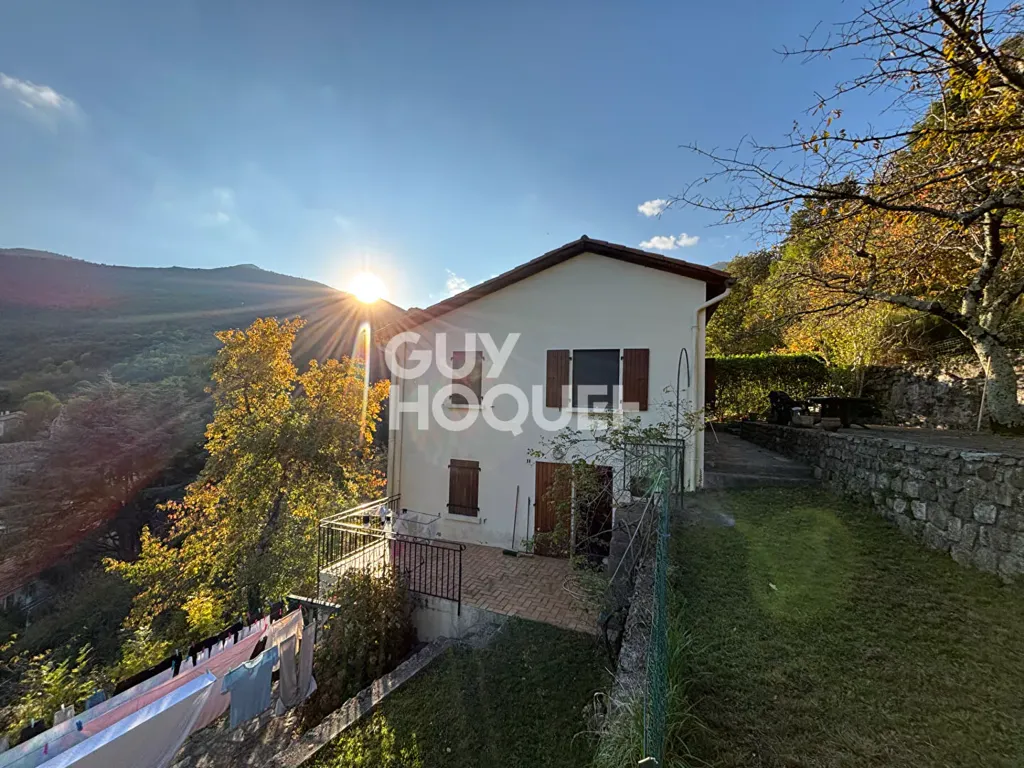 Extérieur - Maison Individuelle avec Vue Panoramique à Burzet