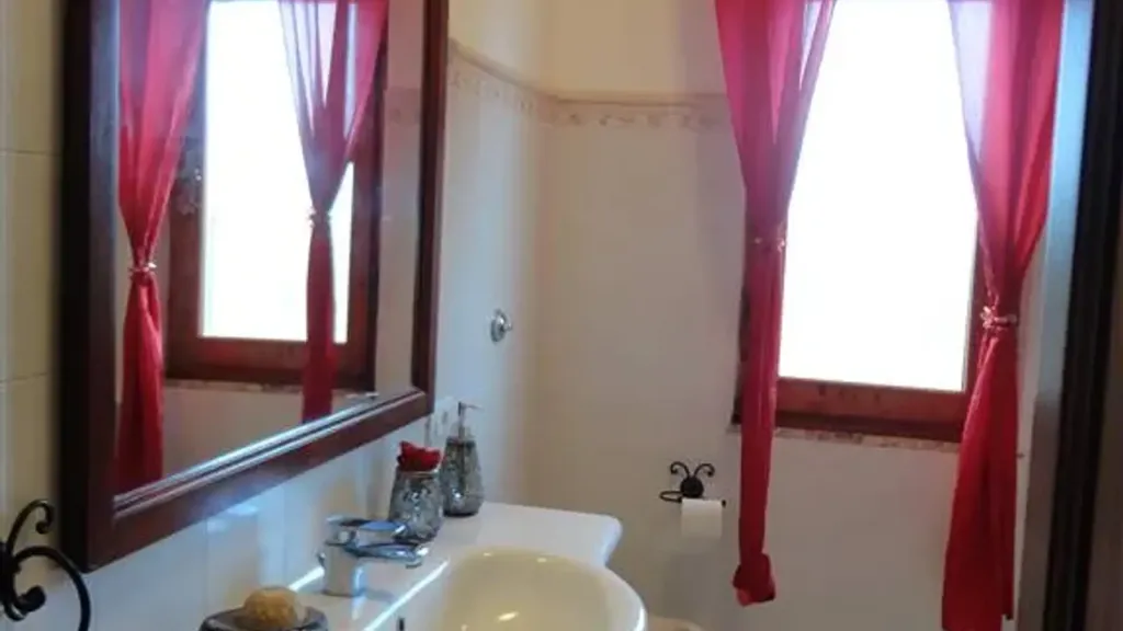 Salles de bain - Completely Reworked Apartment in Certaldo