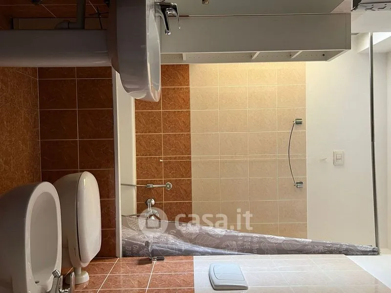 Salles de bain - Fully Furnished Triplex with Balcony in Como