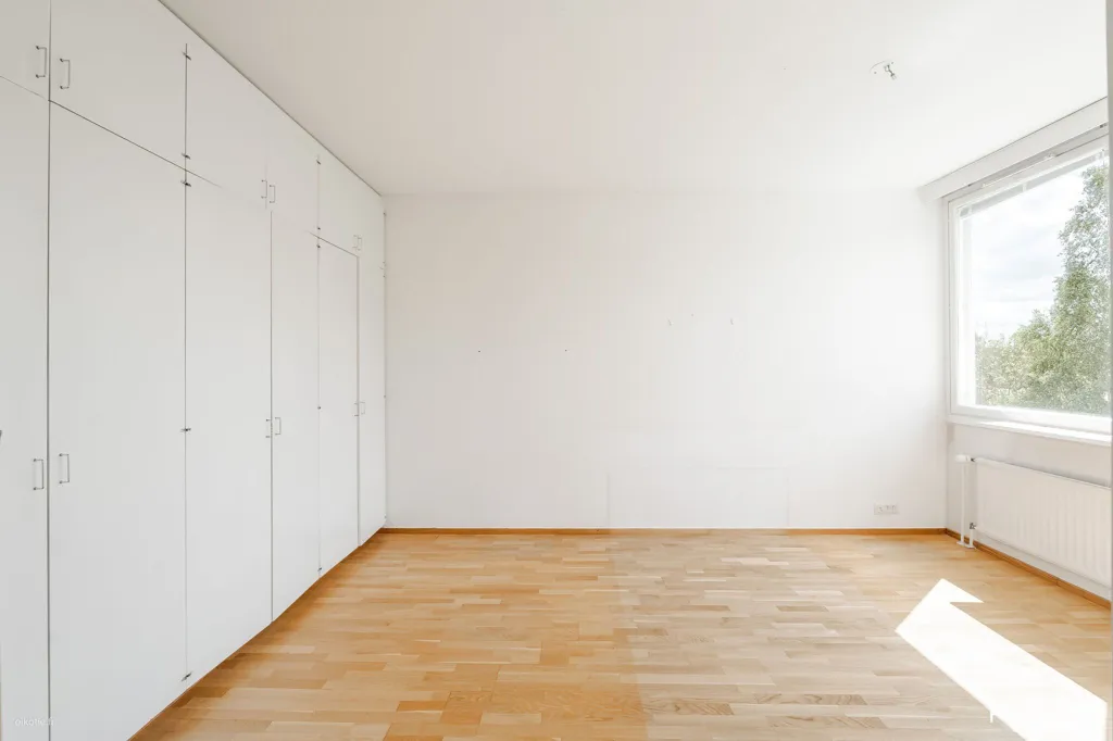 Toad - Bright Apartment with Balcony in Salo