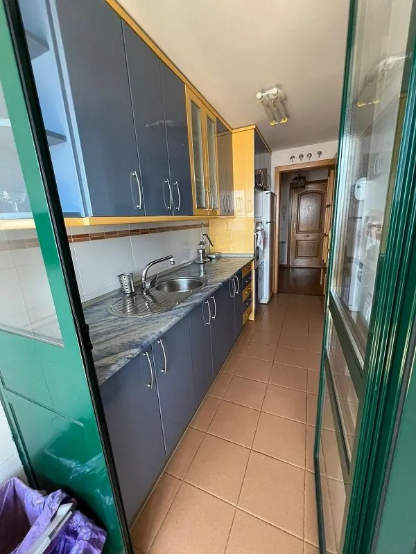 Kitchen - 1-Bedroom Flat with Terrace in University Area