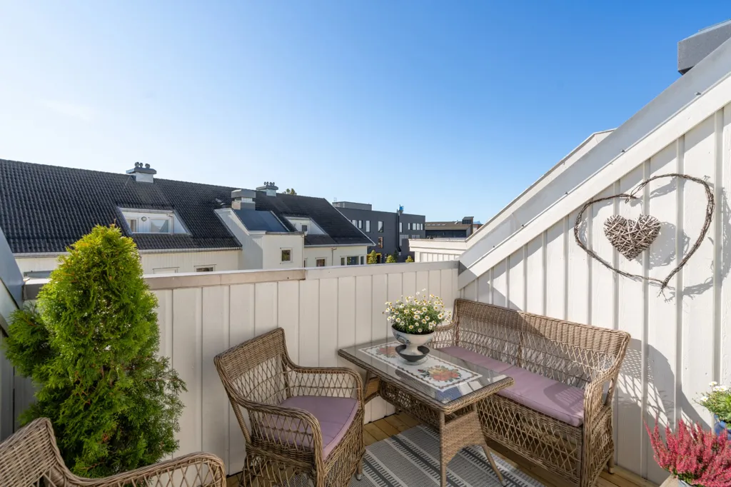 Balcon - 3-Bedroom Apartment with Balconies in Bodø