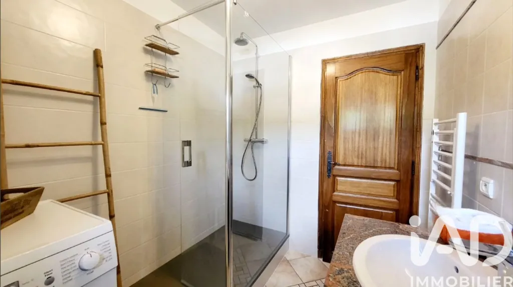 Bagni - Rustic Stone Villa with Terrace in Liverdy-en-Brie