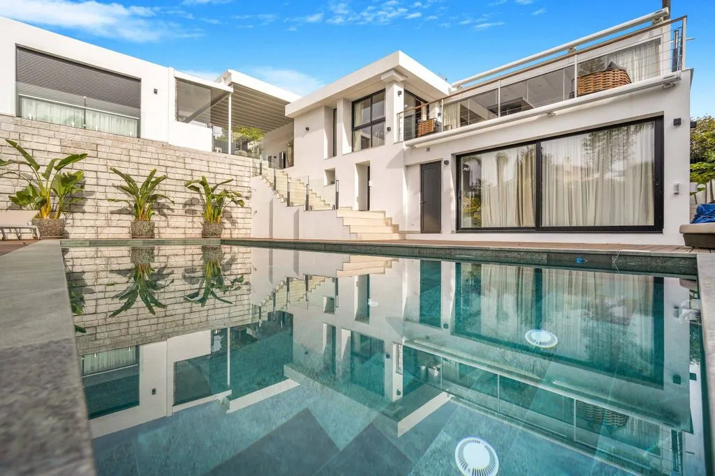 Bassein - Luxury Villa with Pool in East Marbella