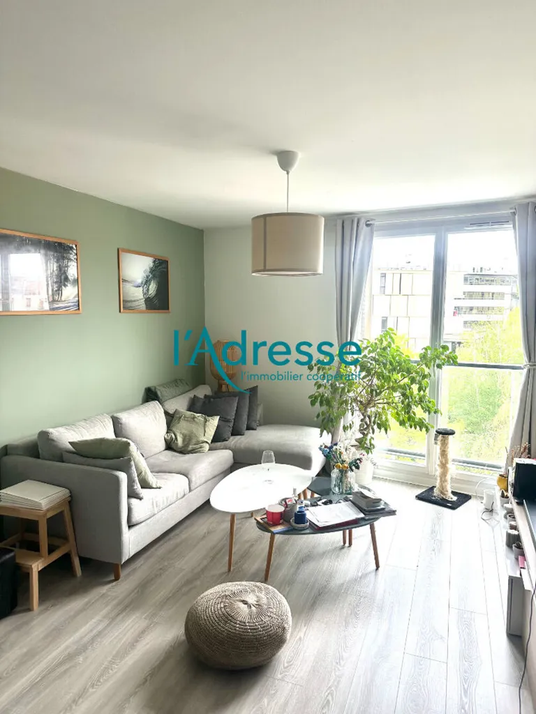 Séjour - Appartement Meublé avec Parking à Nanterre