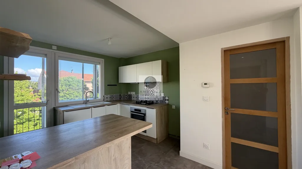Köök - Renovated Apartment with Terrace in Valence