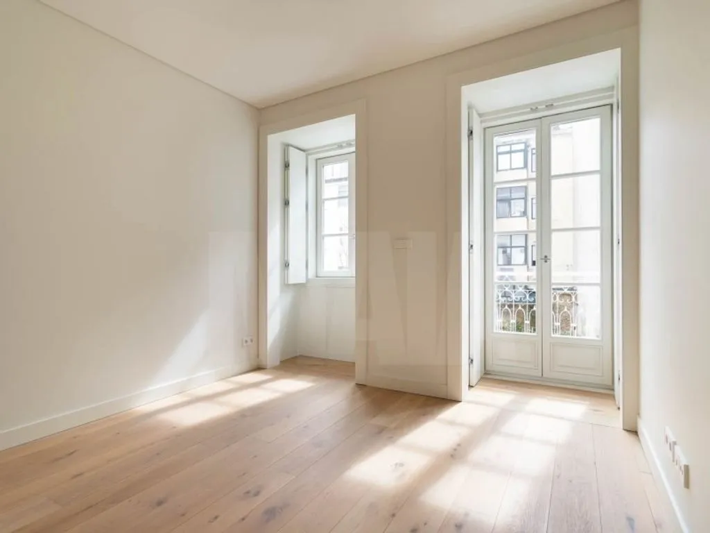 Toad - Luxury Flat with Pool in Graca, Lisbon