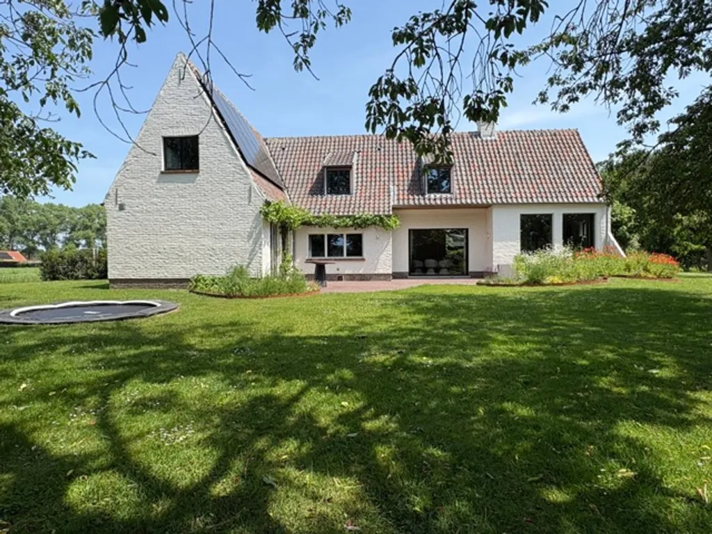 Villa with Polder View in Sint-Kruis
