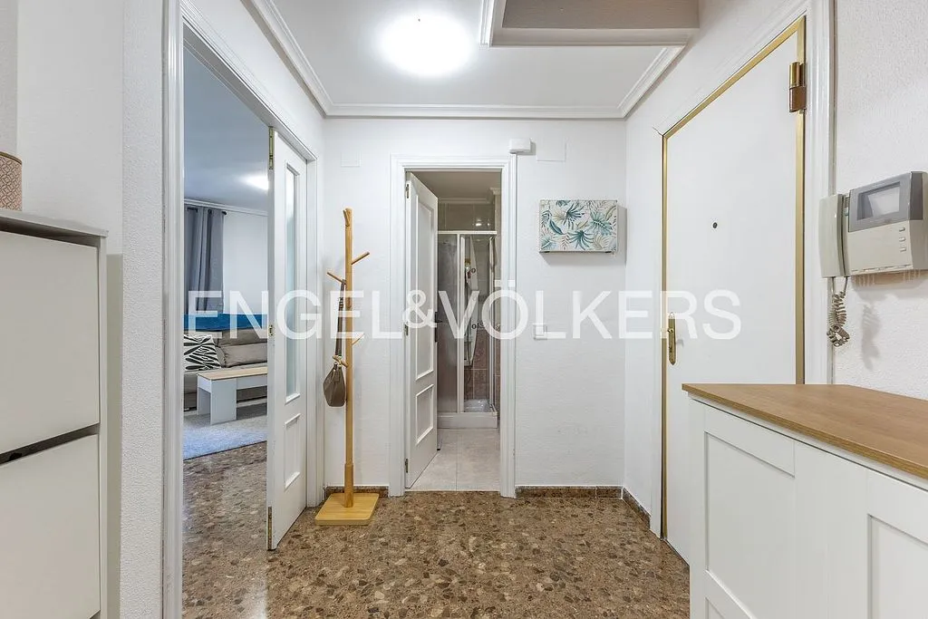 Entrée - Duplex with Balcony in Sant Isidre