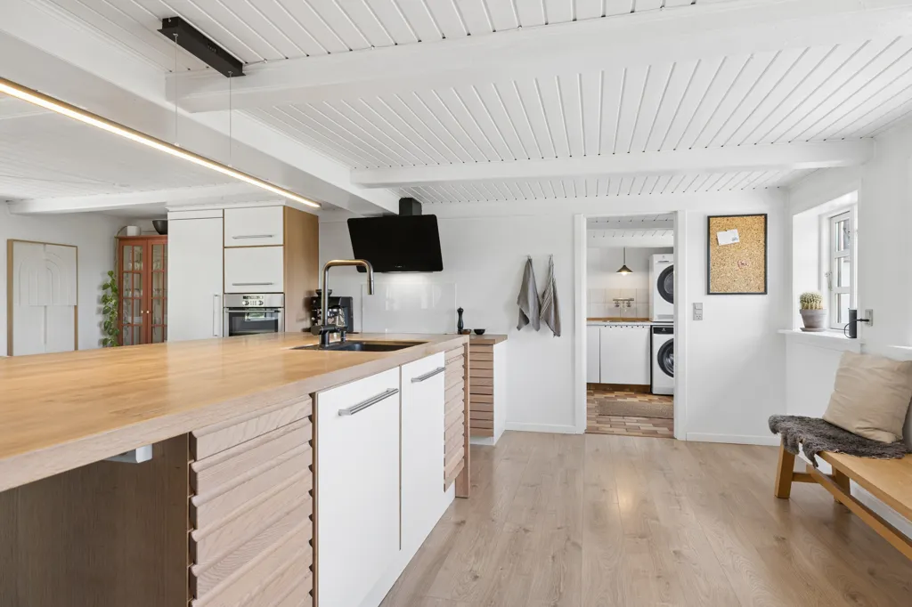 Cucina - Modernised Farmhouse with Private Lake in Stenstrup
