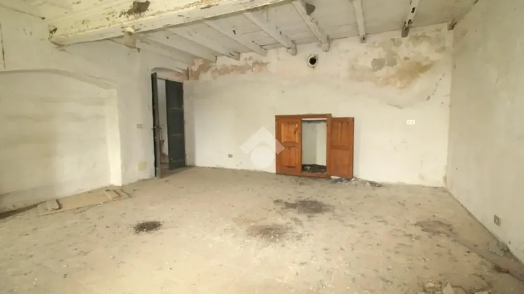 Stanze - Rustic Property with Garden in Prarostino