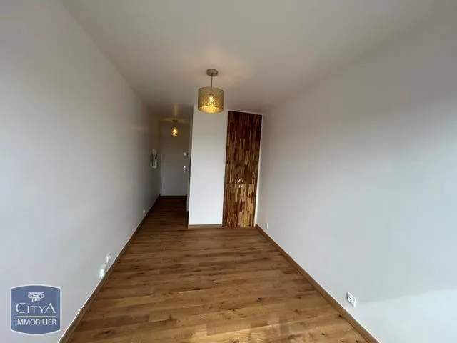 Stanze - Studio with Balcony in Les Pavillons-sous-Bois