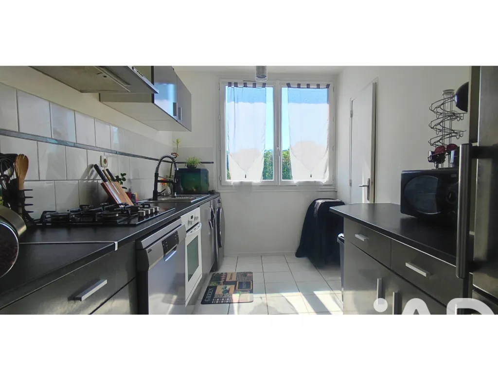 Cuisine - Appartement Traversant avec Parc à Éragny
