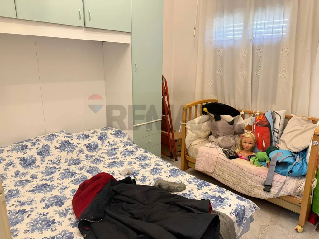 Bedrooms - Villa with 1,200m² Garden in Adria