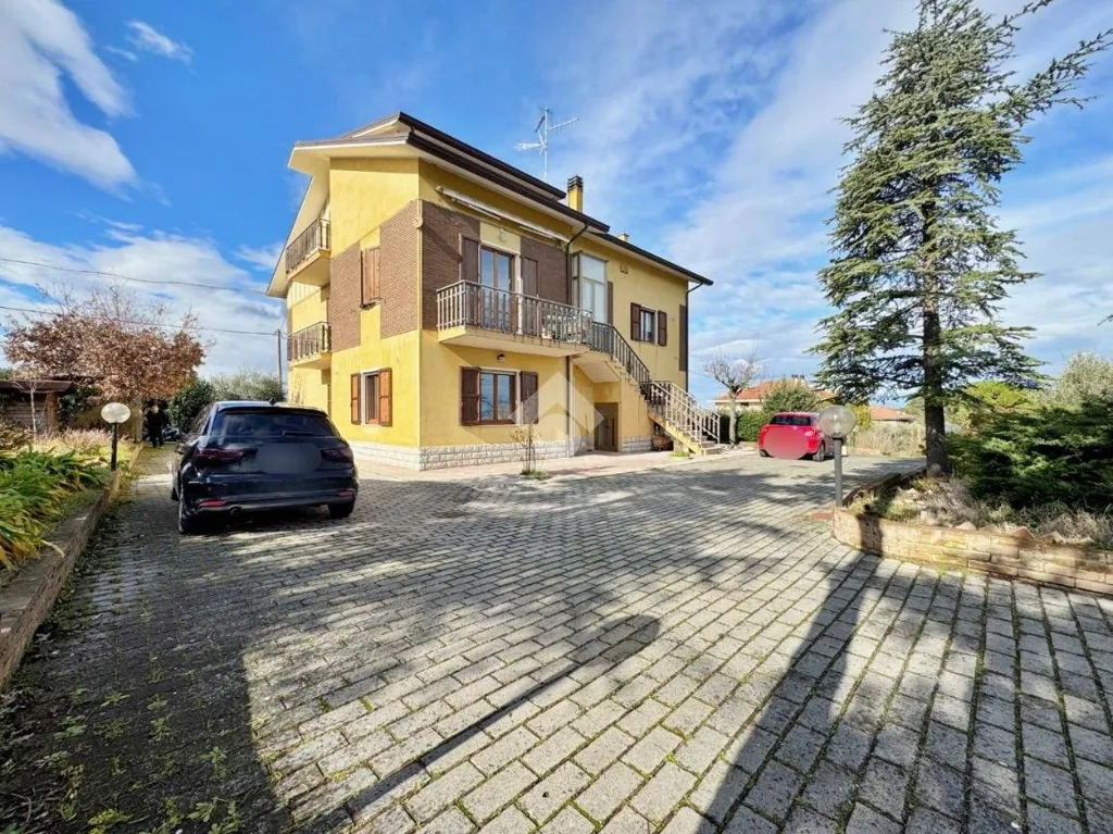 Exterior - Bifamiliare Villa with Garden in Montelabbate