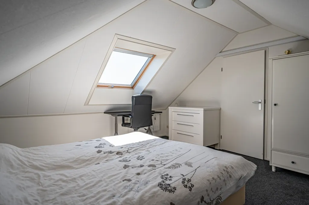 Magamistoad - Modern Free-Standing House with Garage in Emmeloord