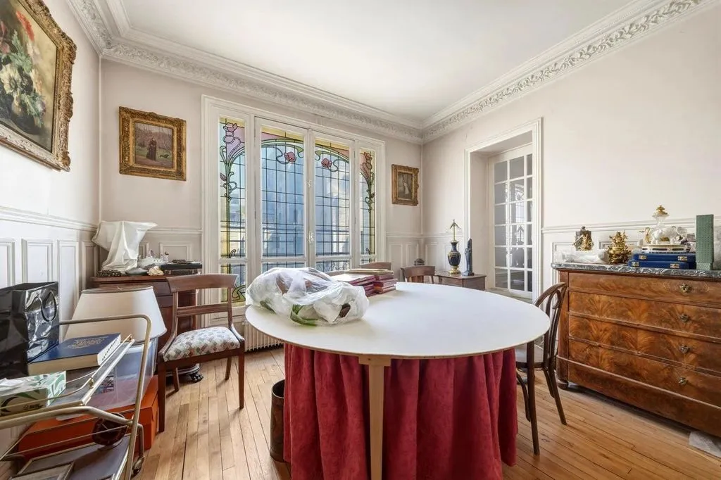 Dining Room - Luxury Apartment in Haussmannian Building, Paris