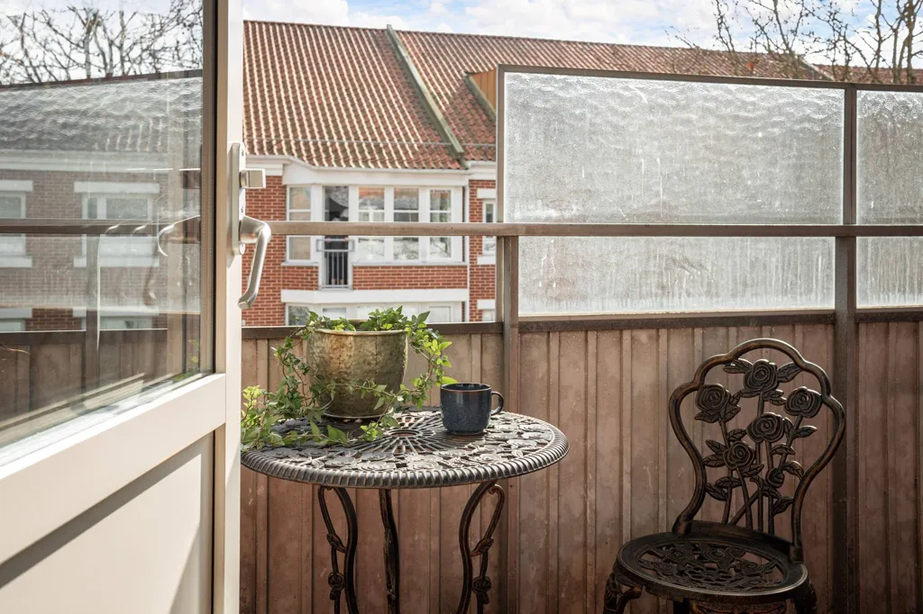 Balcon - Two-Bedroom Flat with Large Balcony in Ystad