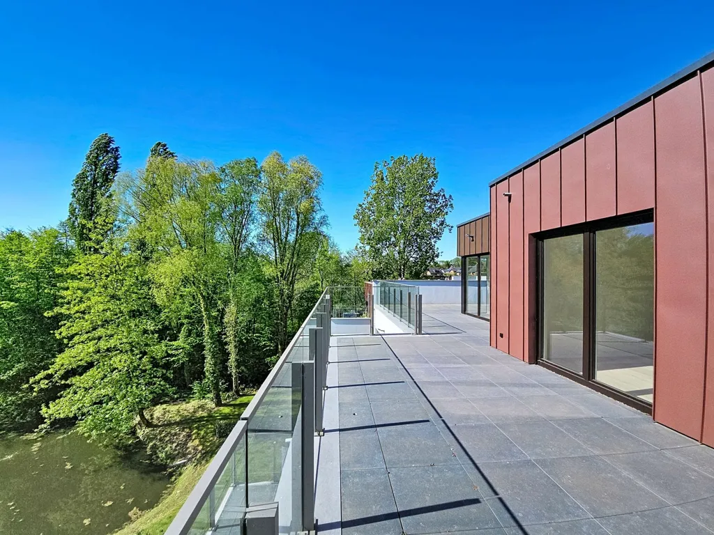 Balcone - Contemporary Flat with Terraces in Green Setting