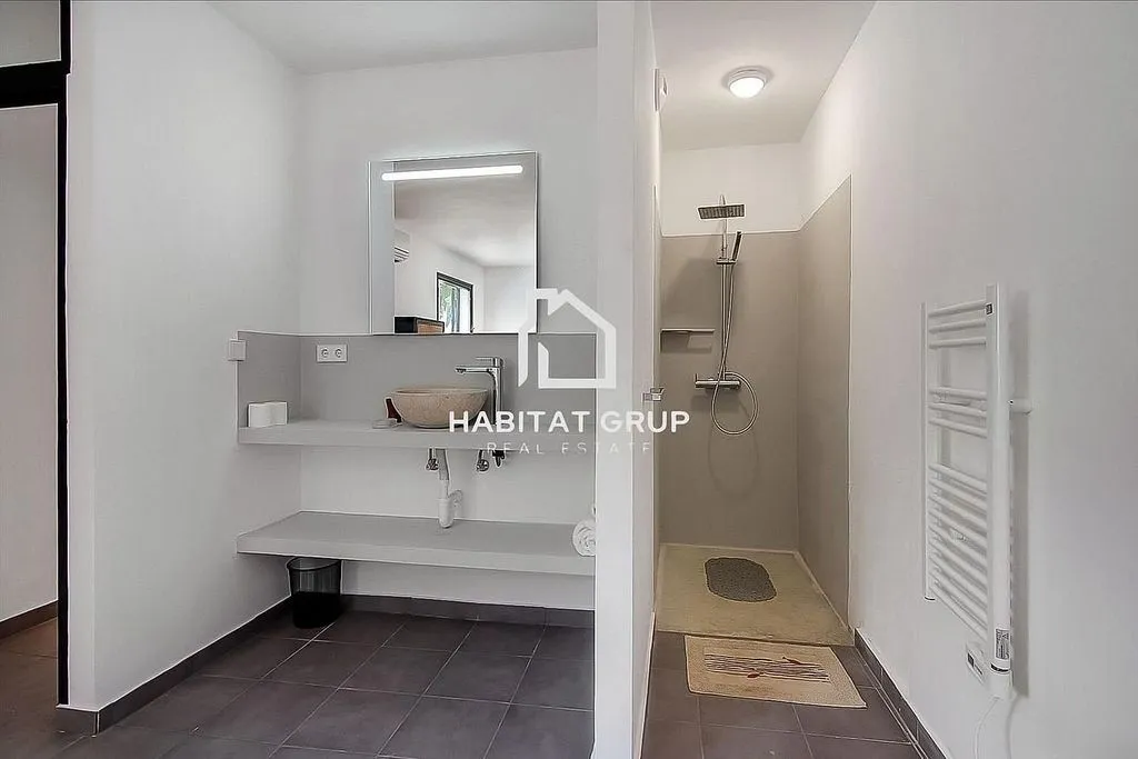 Vannitoad - Modern Apartment with Terrace in Cala Tarida