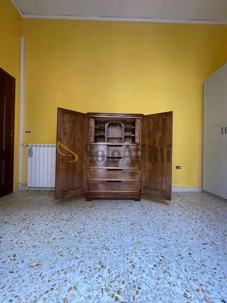 Chambres - Retrofitted 3-Bedroom Flat in Piazza Borsa, Naples