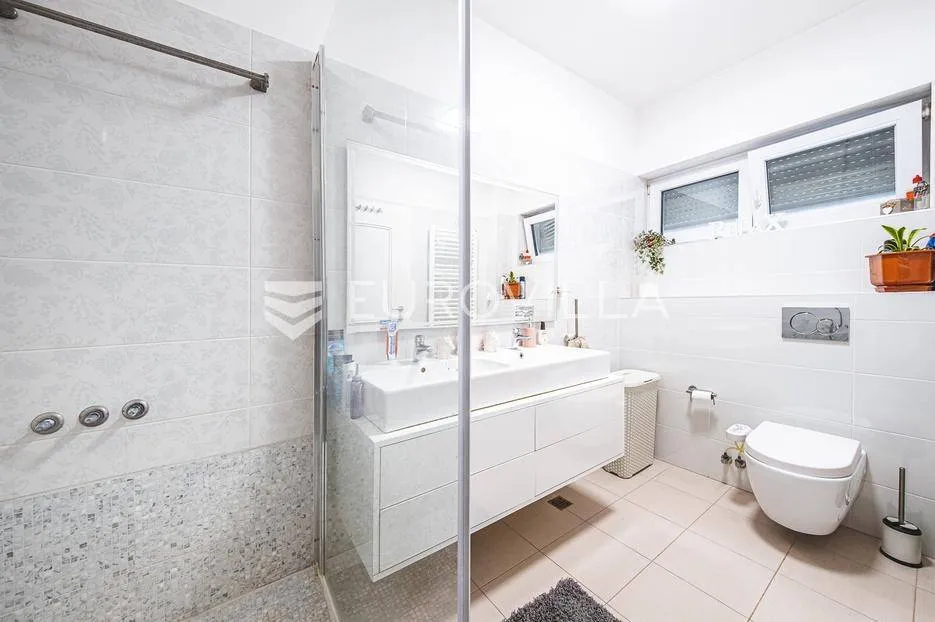 Vannitoad - Modern Villa with Office in Samobor Centre