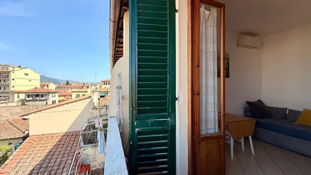 Balcone - Bright 2-Bedroom Apartment in Florence