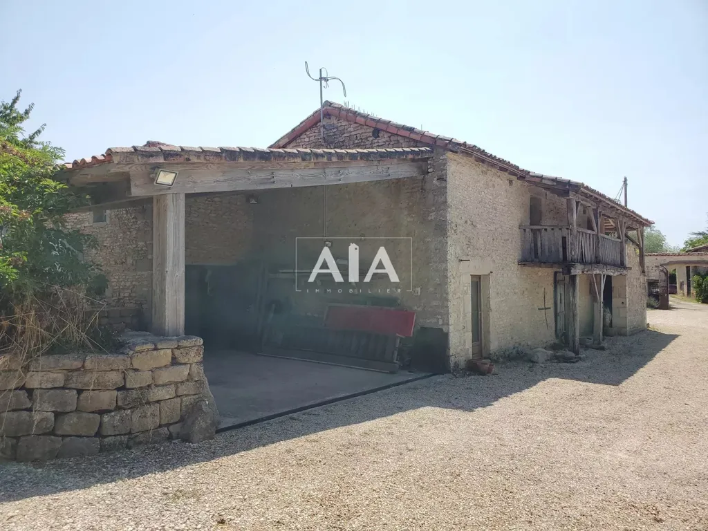 Aed - Charming Property with Pool between Civray and Ruffec