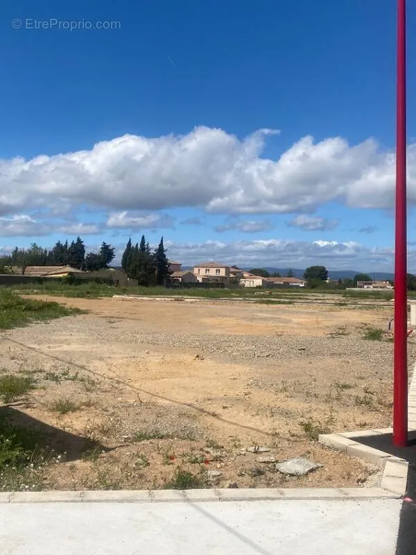 Giardino - Buildable Plot with Garden in Paraza