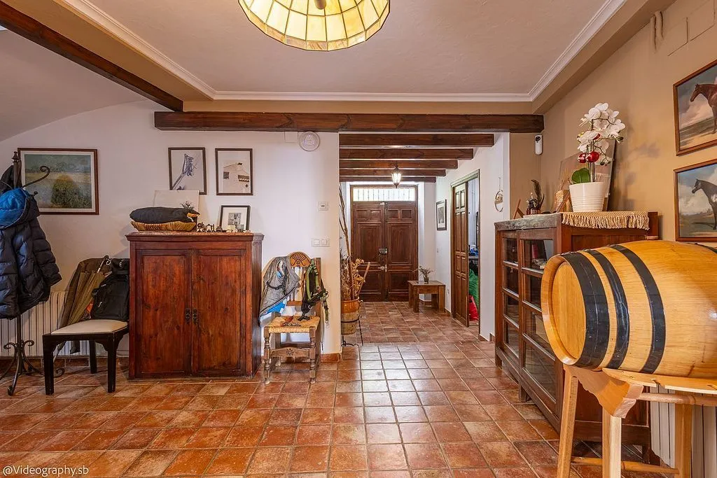Esik - Semi-detached House with Pool in Valdepeñas