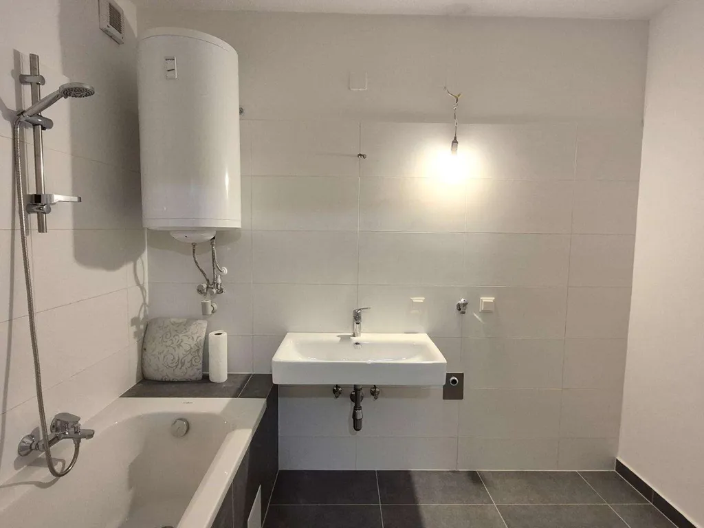 Salles de bain - Sanitised Garden Flat in Sieghartskirchen