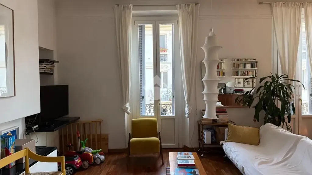 Elutuba - Prestigious Apartment with Balconies in Milan