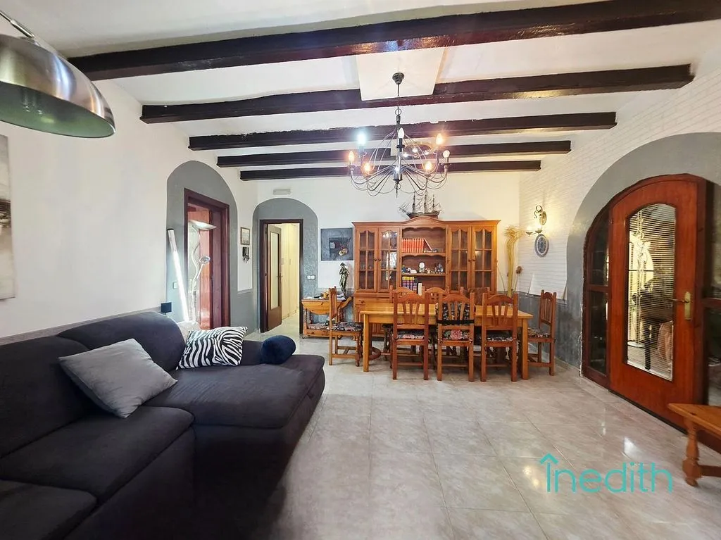 Salle à manger - Rustic House with Farmyard in Gavà