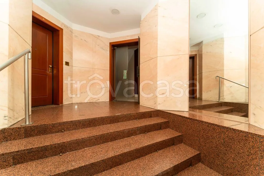 hallway_entrance