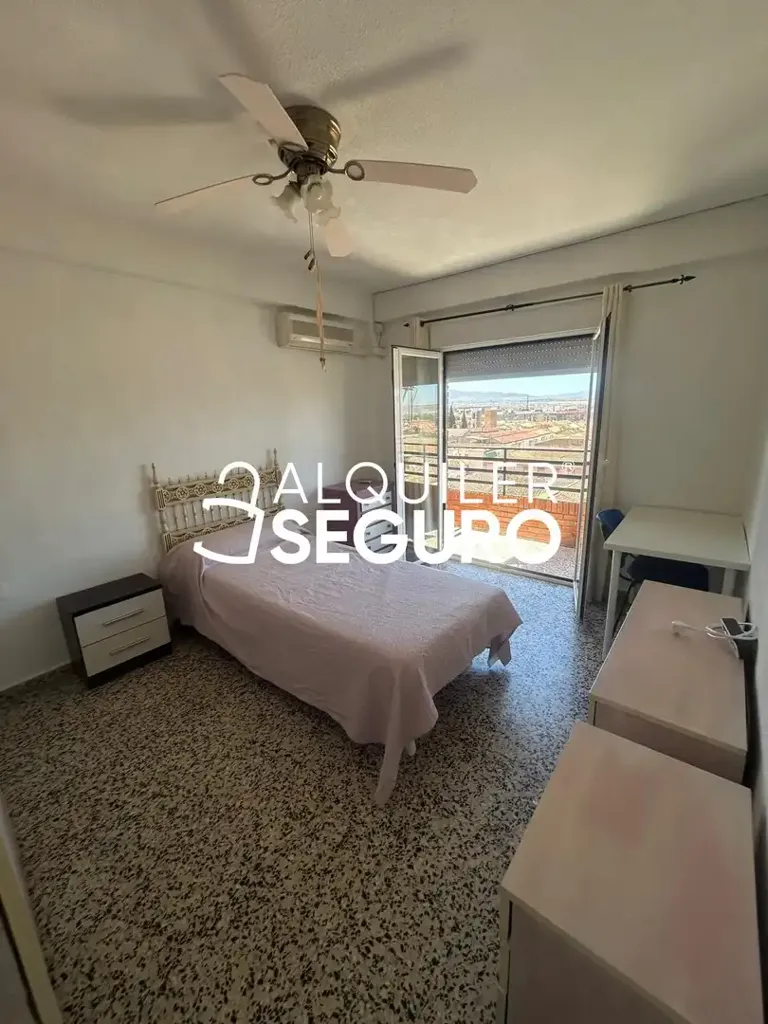Bedrooms - Furnished Apartment with Mountain View in Granada